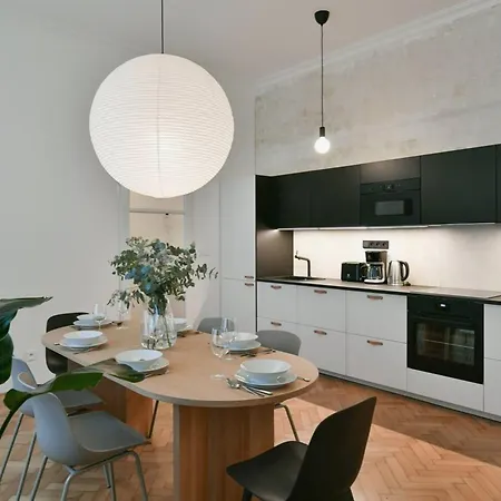 Apartment Ocarljivo Mirno Stanovanje V Ljubljani